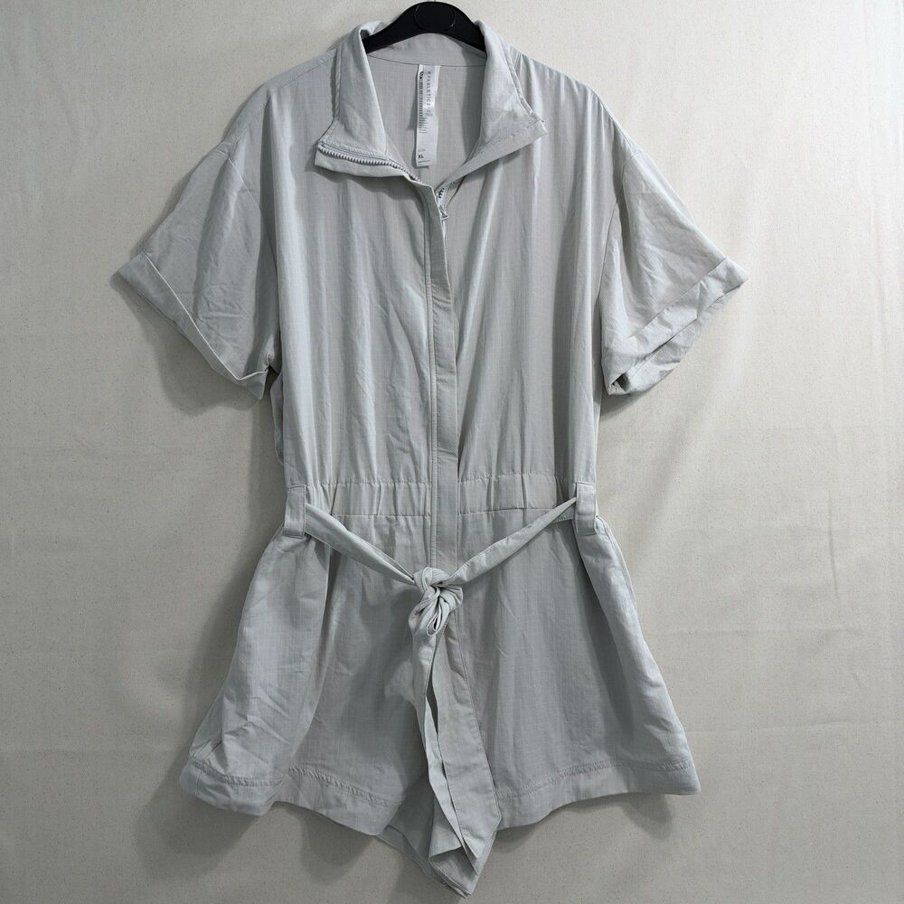 Fabletics Womens XL Gray Collared Zip Front Short Sleeve Belted Romper